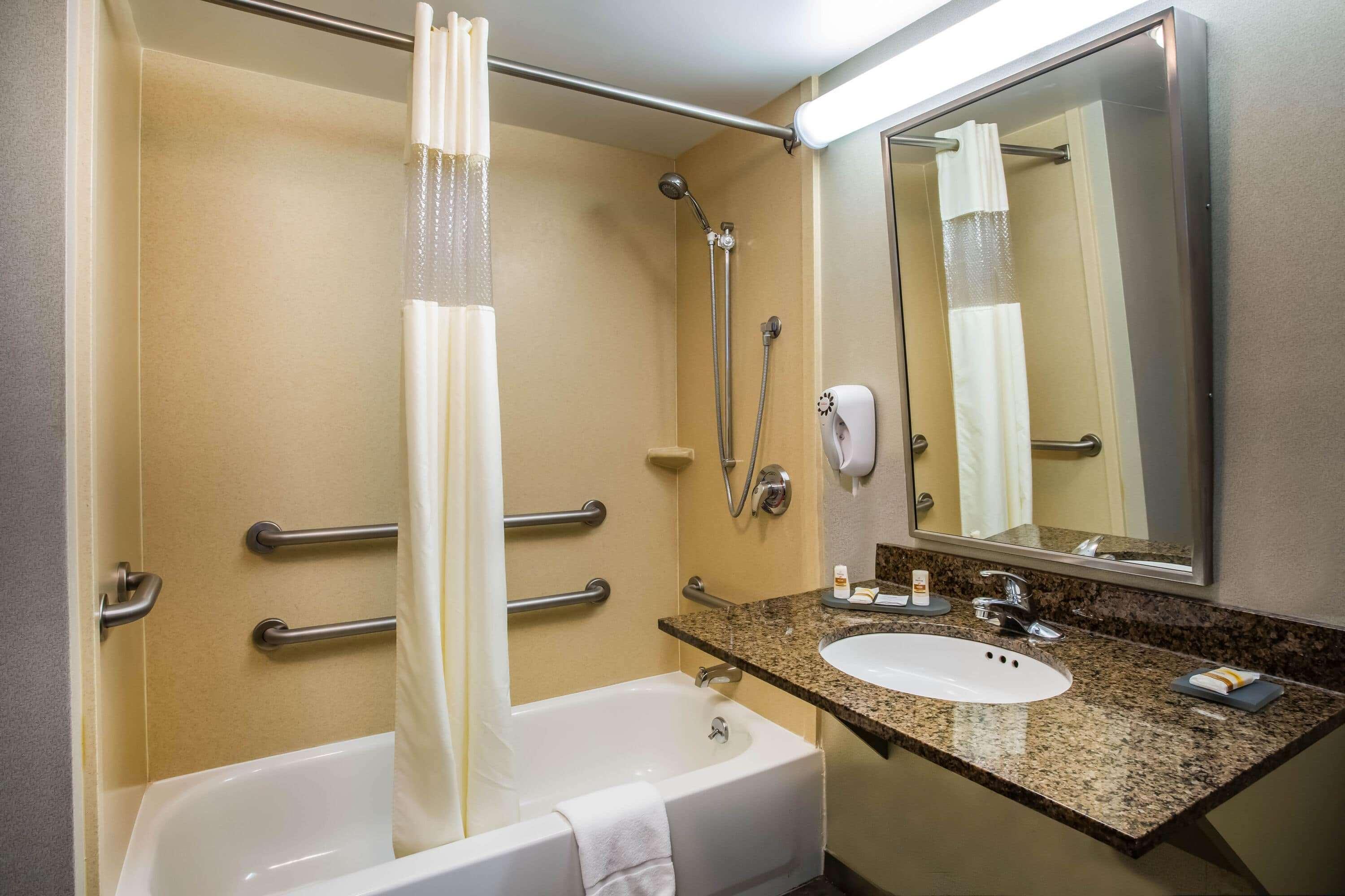 La Quinta By Wyndham Islip - Macarthur Airport Bohemia Zewnętrze zdjęcie